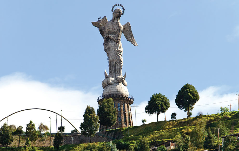 Monument of La Virgen De Panecillo