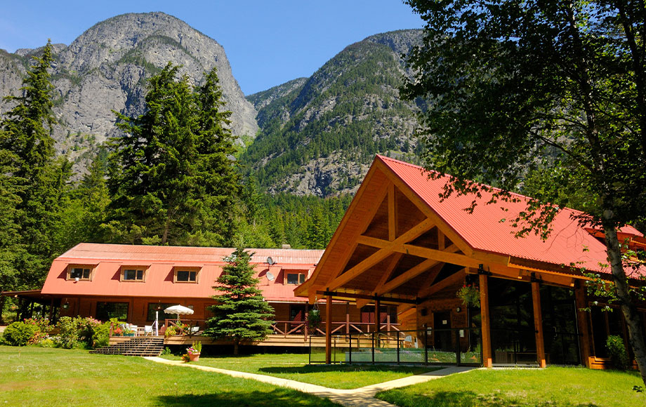 Tweedsmuir Park Lodge