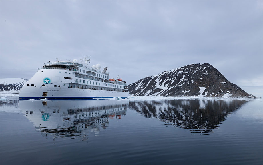 Greg Mortimer Svalbard, Arctic Aurora