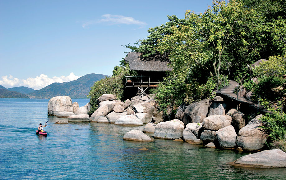 kayaking in malawi