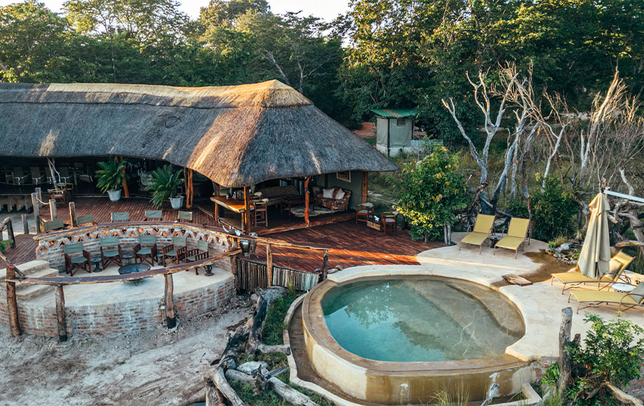 Amalinda Khulu Bush Camp in Zimbabwe