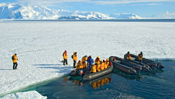 antarctica-peninsula-highlights-shore-excursions