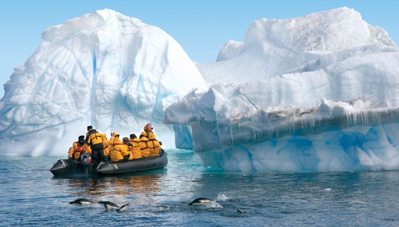 antarctica-zodiac